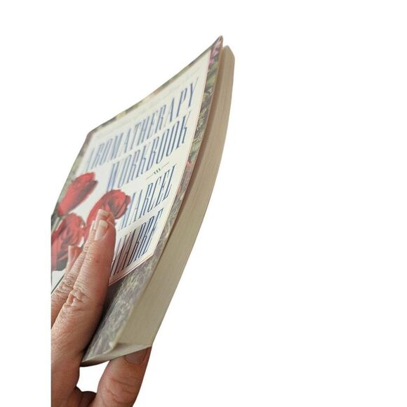 Aromatherapy workbook by Marcel Lavabre healing arts press books isbn 9780892816 - Picture 4 of 5